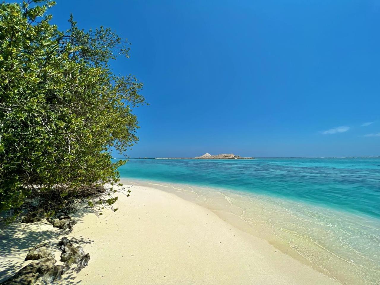 Infinite Lagoon Mandhoo Luaran gambar